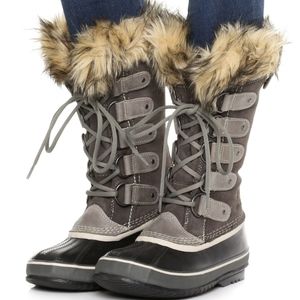 Sorel Women's Joan of the Artic Fur trim Snowboots